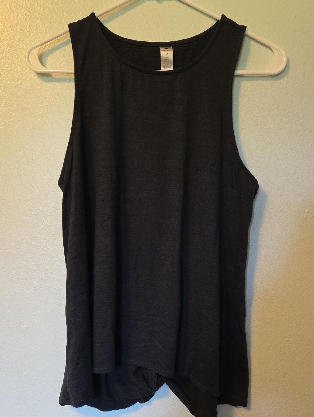 Yogalicious Black Scoop Neck Open Back Sleeveless Tank